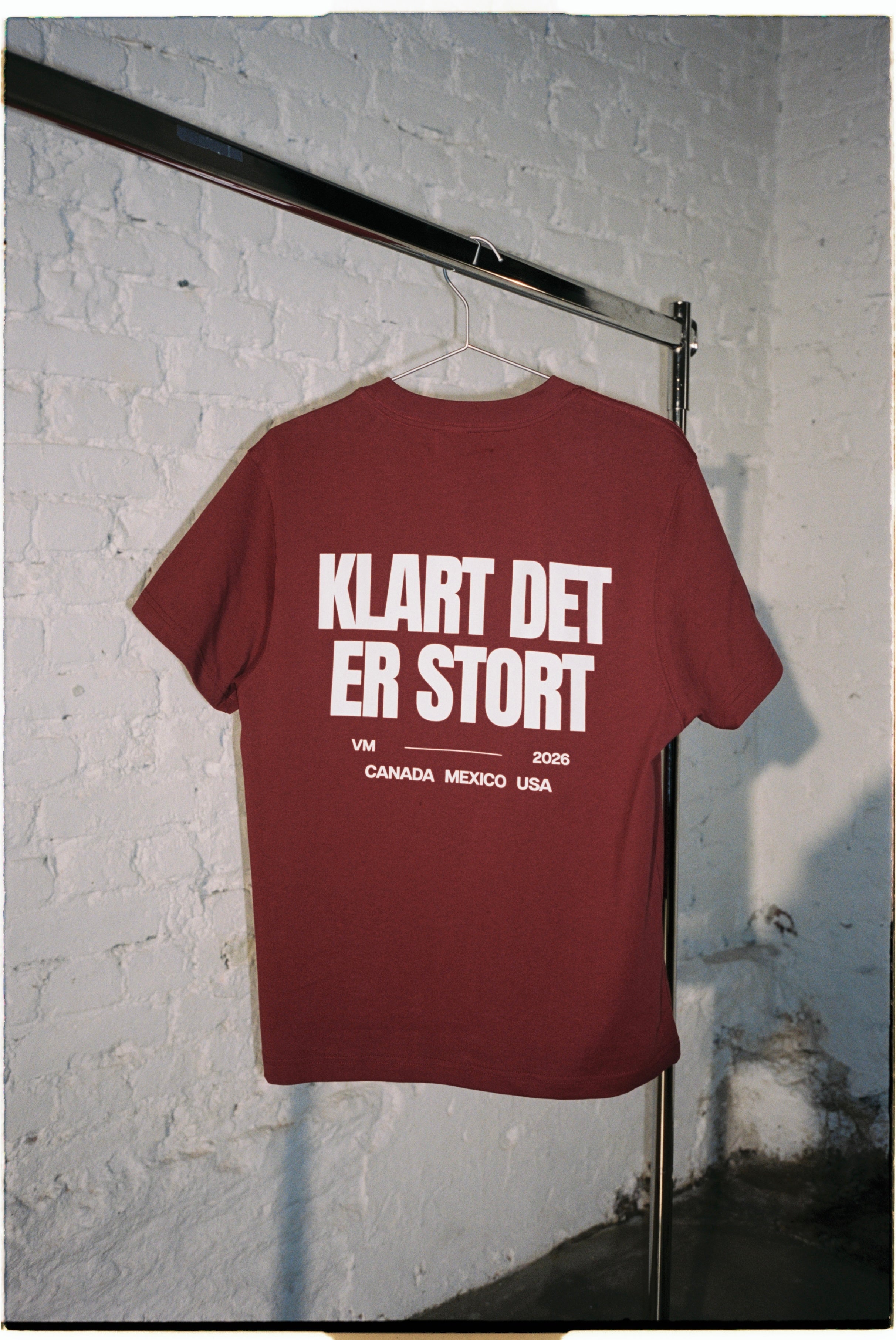 THE "VM" T-SHIRT - RØD